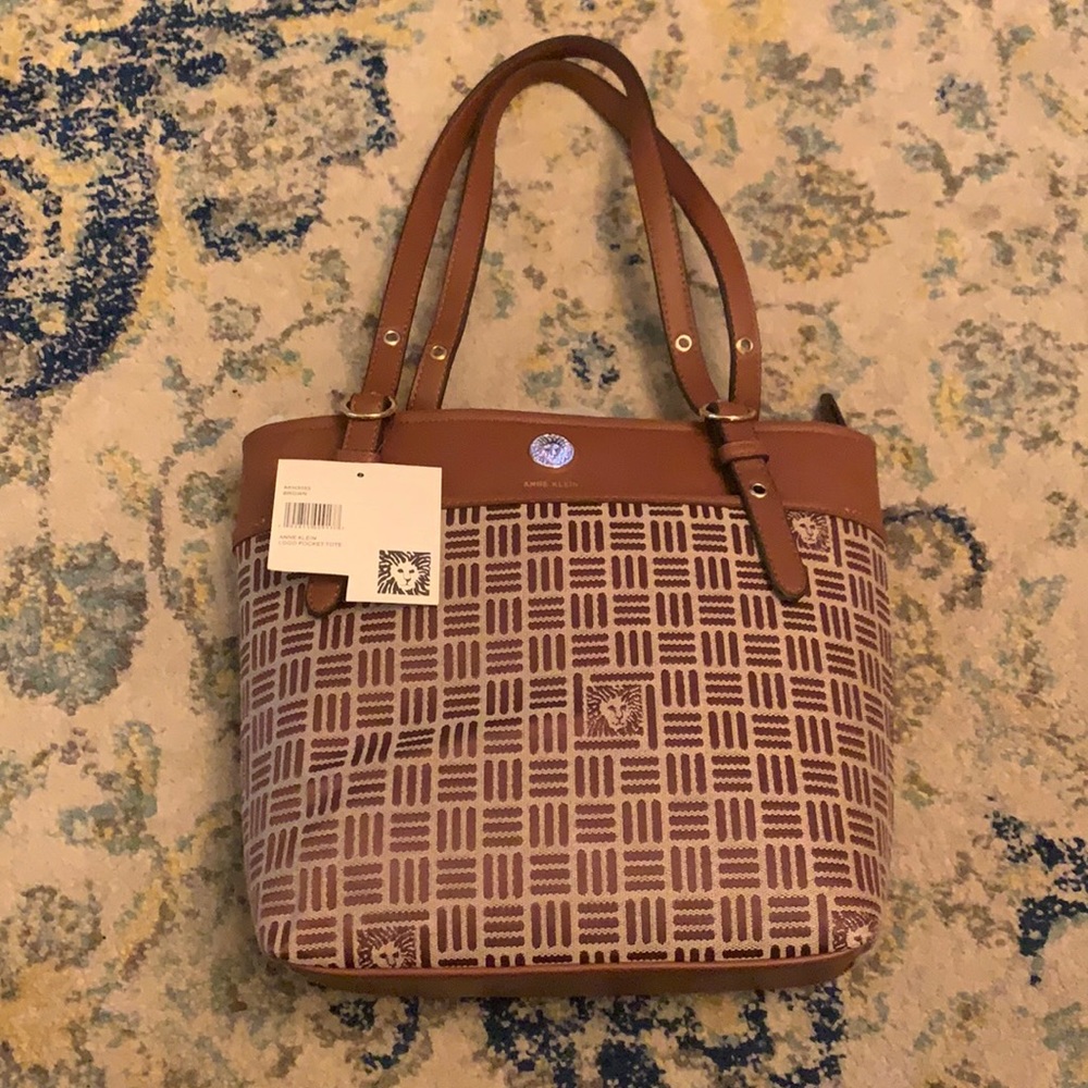 NWT AK Logo Pocket Tote